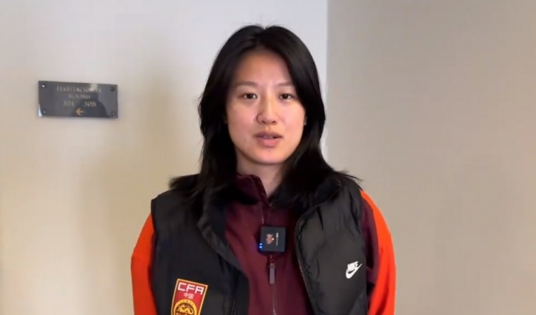  汪琳琳：范迪克是我的偶像和目標(biāo)，希望變成他那樣全面的中后衛(wèi)