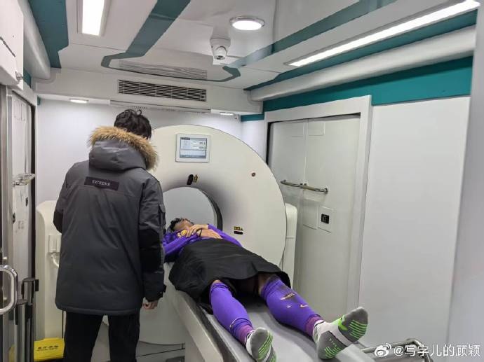  記者：謝維軍初步檢查無大礙，后續(xù)兩天還要注意觀察