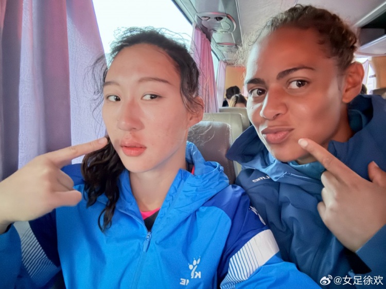  神勇！女足國門徐歡曬照，比賽中被球砸臉仍力保球門不失