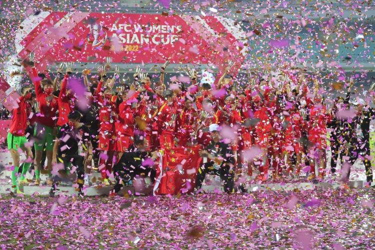  中國(guó)女足亞洲杯奪冠三周年！決賽3-2逆轉(zhuǎn)韓國(guó)，時(shí)隔16年再登頂