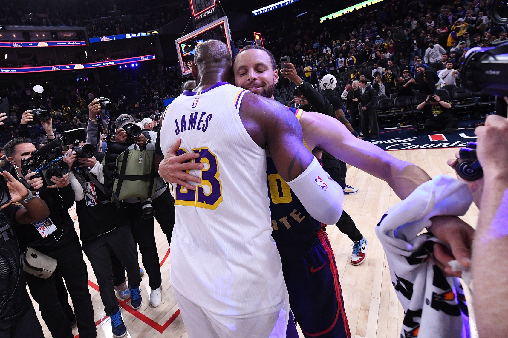  見證傳奇！詹姆斯庫里年滿36歲且同場均砍下35+ NBA歷史首對！